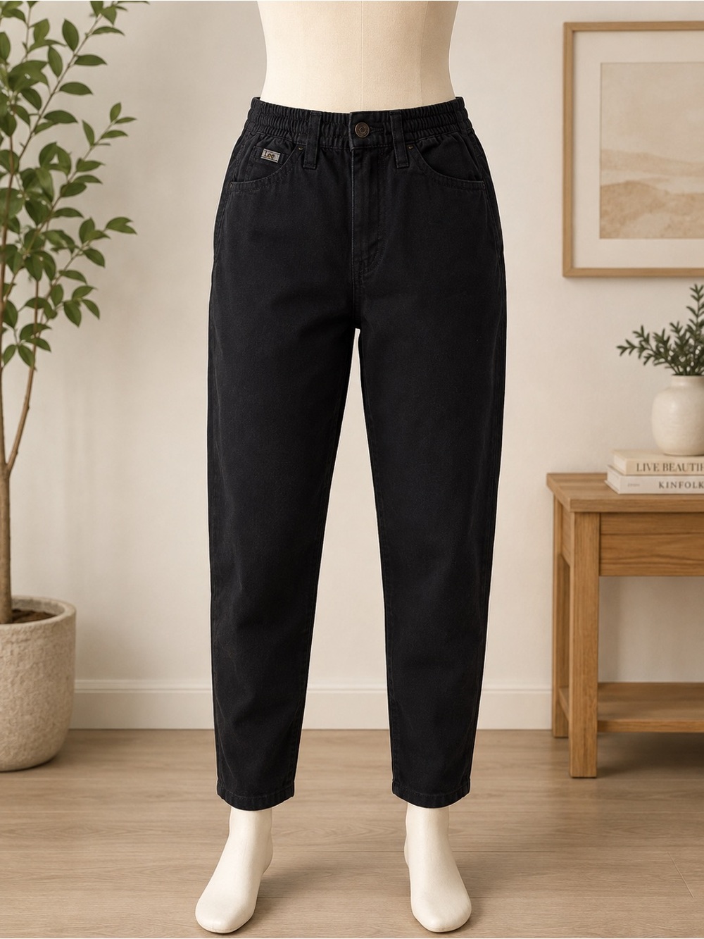 NWT Lee Black Relaxed Fit Tapered Leg Jeans Size 8 Medium Mid Rise Elastic Waist